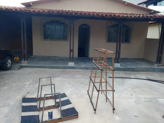 Alugo Casa 3 quartos sendo 1 suíte no Bairro Novo Riacho-Contagem/MG
