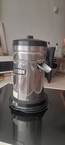 Vendo Extrator de suco Industrial da marca Croydon