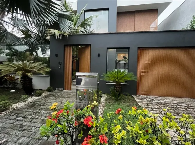 CASA À VENDA NA BARRA DA TIJUCA  CONDOMÍNIO QUINTAS DO RIO