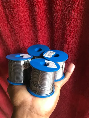 4 rolo de solda, 1 parafusadeira Bosch