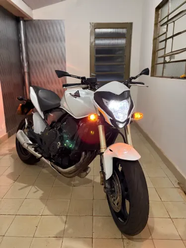 CB 600F HORNET