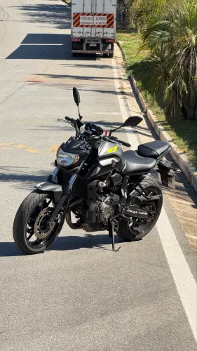 Vendo MT07 2019 com 21mil km