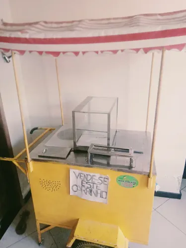 VENDE-SE CARRINHO DE LANCHE :TRATE APENAS.MARIA JOSÉ;. CONTATO: *67