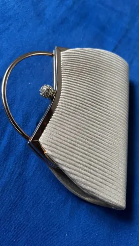 Vende-se bolsa feminina