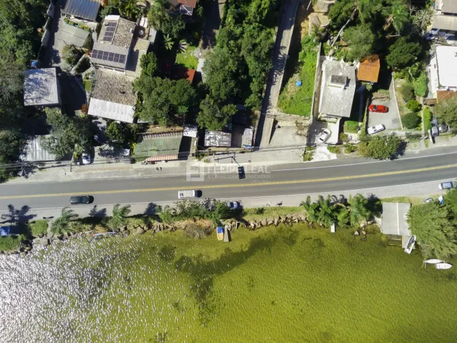 Lote / Terreno em Barra da Lagoa - Florianópolis