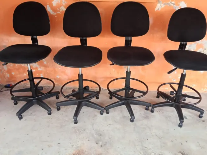 Cadeiras caixas modelo executiva
