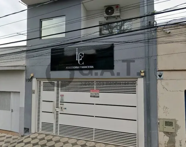 Casa Comercial à Venda no Centro de Sorocaba-SP: 6 Salas, 3 Banheiros, 2 Vagas de Garagem,