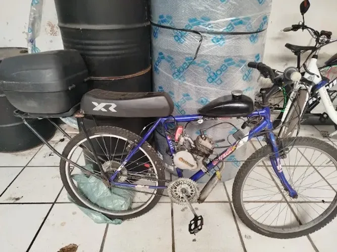 Bicicleta Motorizada com Baú, Garupeira e Rodas Reforçadas