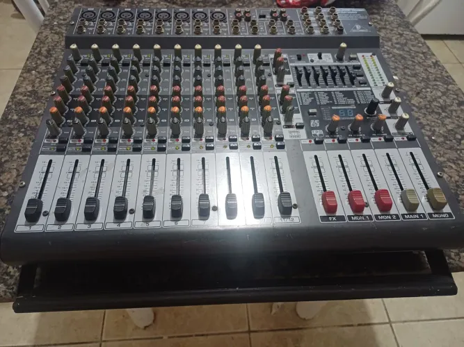 Mesa Behringuer PMP 4000
