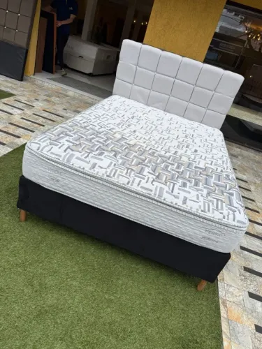 Colchão de Casal SEMINOVO COM CABECEIRA E BASE - Entrego! 