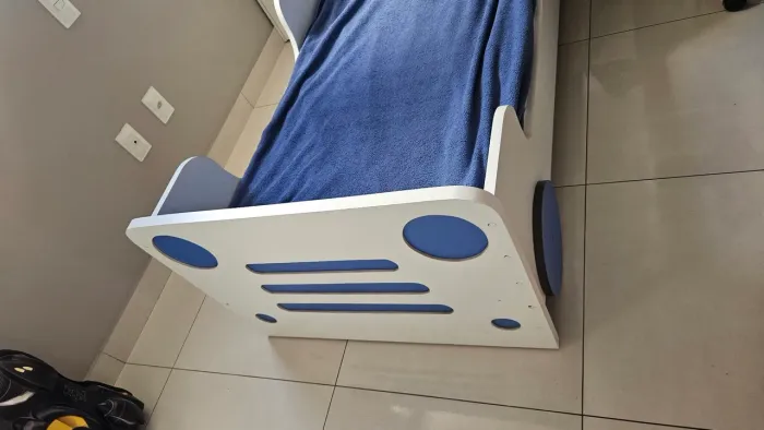 Cama solteiro carrinho