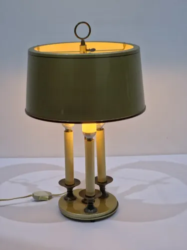 Abajur/Luminaria de Mesa Década de 60, em metal nobre, funcionando.