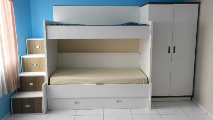 Conjunto de Quarto Infantil Completo 3 camas + Armário + Escada Gaveta