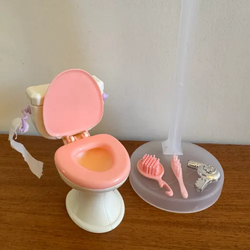 Lote Acessórios Barbie Kelly Banheiro Barbie Vaso Sanitário Boneca
