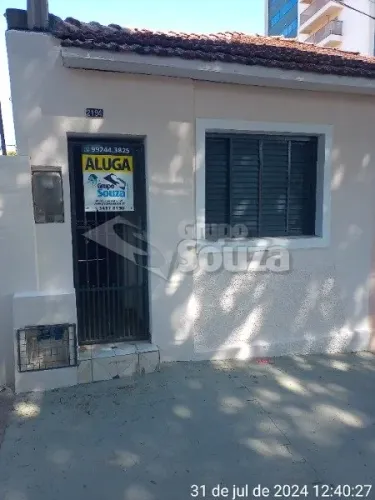 casa com 2 quartos para alugar no Bairro Alto