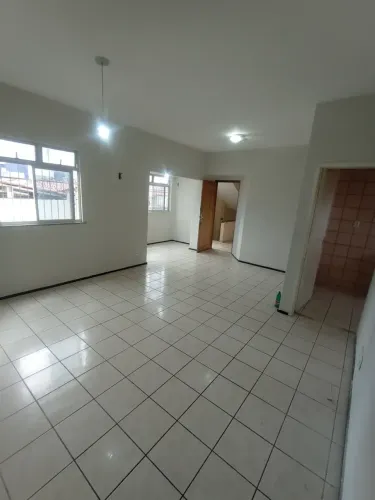 Fátima Apto 80m² com 2 suítes, ampla sala, cozinha, Dce, 1 vaga para carro coberto.