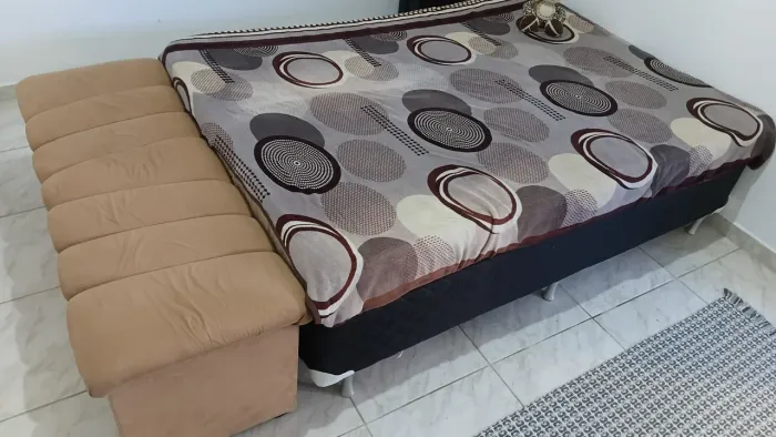 Doa-se cama de casal com colchão + Baú
