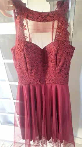 Vestido vinho
