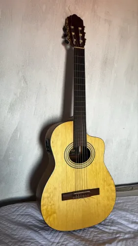 Violão nylon (elétrico) série Giannini Brasil
