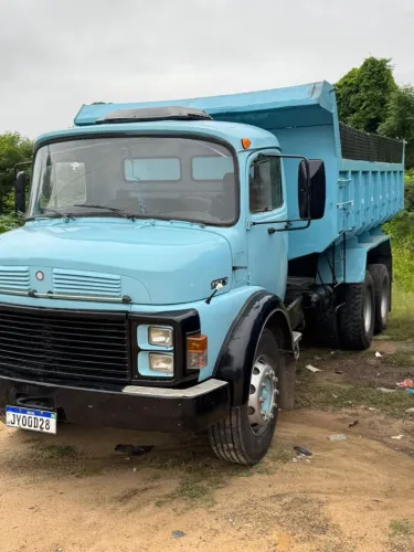 Caminhão Mercedes benz 1513