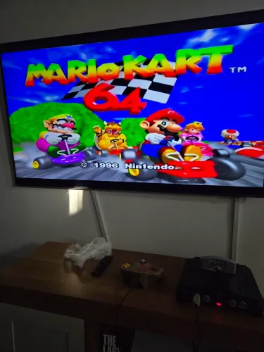 Nintendo 64 europeu com jogo original