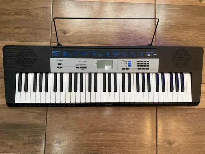 Teclado musical - CASIO CTK-1550