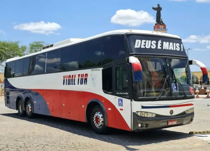 Ônibus a venda