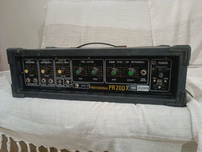 Amplificador Profissional