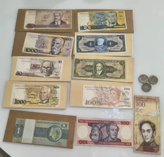11 Cédulas e 3 moedas antigas