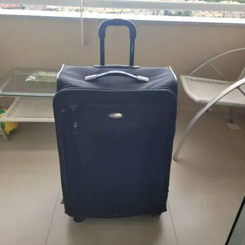 Mala de viagem seminova grande