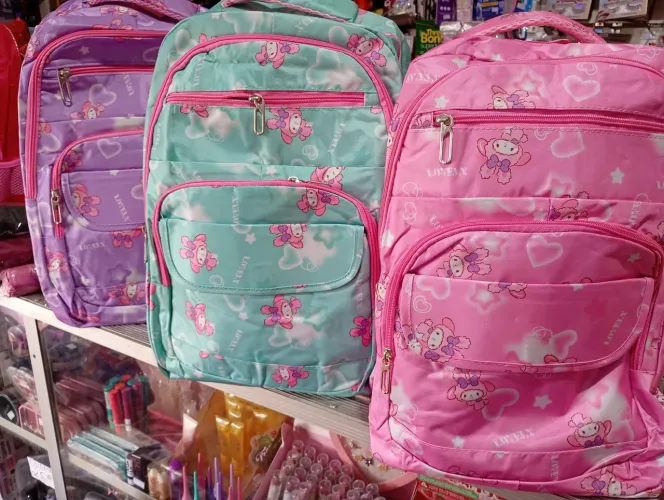 Mochila juvenil. Fazemos entrega