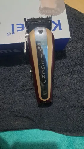 Maquina de cortar cabelo (wahl legend) semi nova