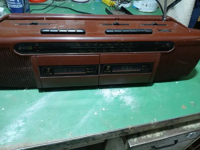 Rádio AIKO Modelo DPT-890