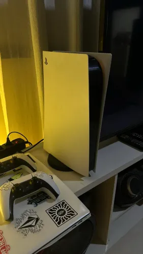 PS5 1tb + 2 Controles