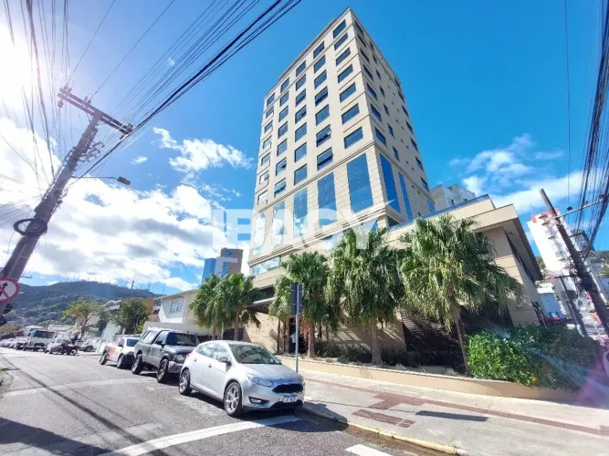 Oportunidade! Salas/Conjuntos em Centro - Florianópolis