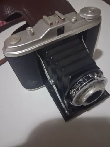 Antiga Câmera alemã agfa isolette com estojo original de couro