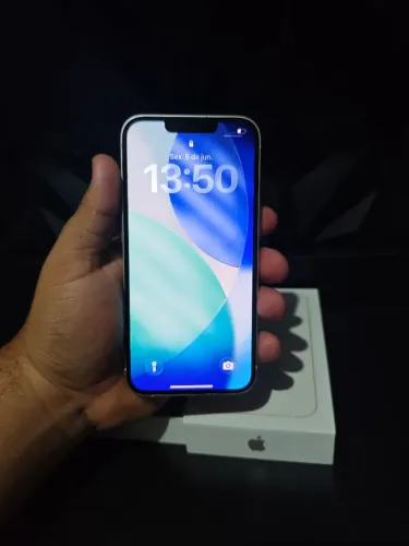 iPhone 13 - 256 gb muito novo