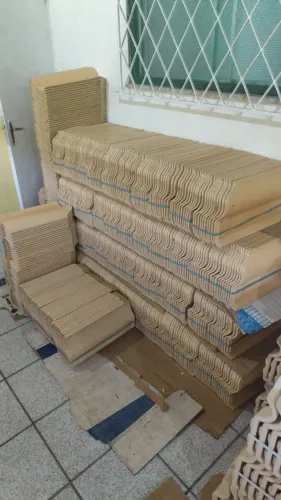 Vendo Telhas esmaltadas marfim 1 face e 2 faces .