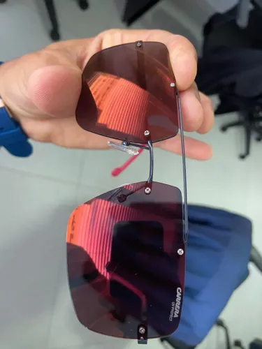 Óculos de Sol Carrera Alfa Romeo Racing Original em estado de novo, sem nenhum arranhão