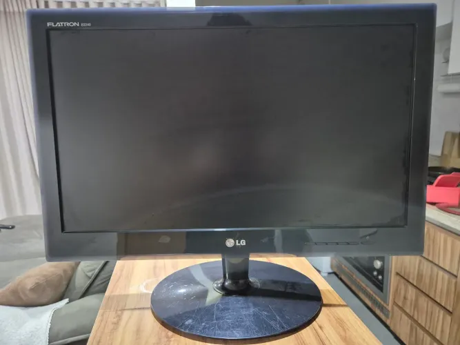 Monitor LG Flatron E2240 - 22 Full HD 
