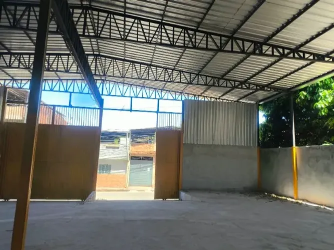 Vende-se galpão duplo com 600m² em Coronel Fabriciano