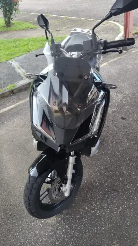 Vendo moto nova