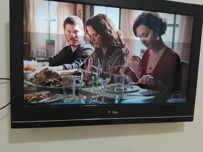 Troco tbm a tv caso a pessoa compre no cartão de crédito o que eu quero.