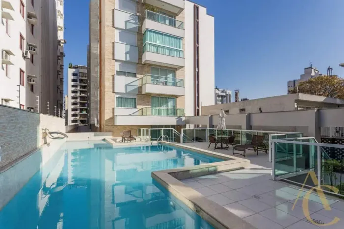 Apartamento para alugar - 2 quartos sendo 1 suíte - Centro | Florianópolis/SC.
