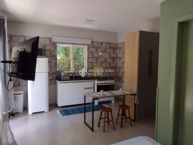 Casa de 3 dormitórios 90m2 privativos no bairro Barra da Lagoa