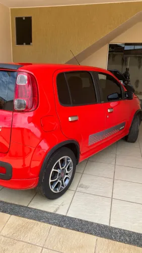 Fiat Uno Sporting 1.4 EVO Fire Flex 8V 4P 2013