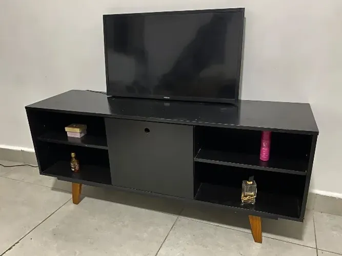 Rack bancada baixa retrô preta de madeira 