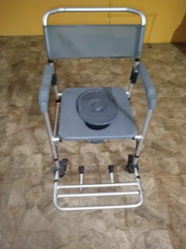 Cadeira de banho higiênica em alumínio