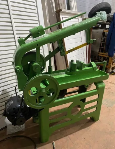 Serra industrial para corte de ferro 