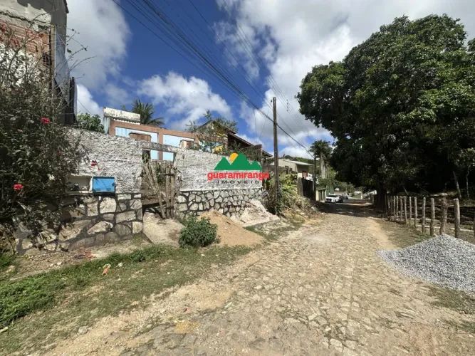 Terreno com 241,26 m² com licença a 600m no Centro de Guaramiranga/CE.